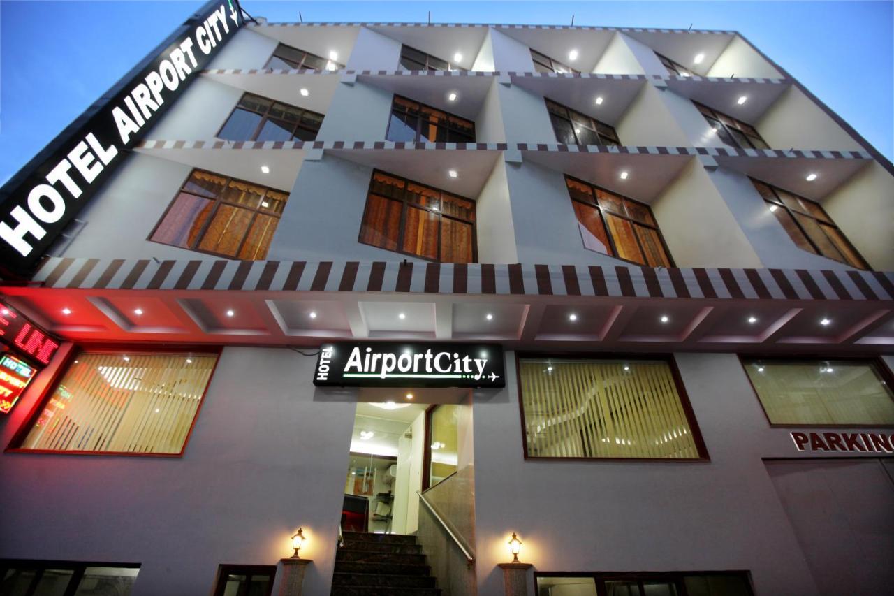 Hotel Airport City Delhi International Airport นิวเดลี ภายนอก รูปภาพ